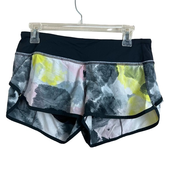 lululemon athletica Pants - Lululemon‎ Speed Citron Tinted Canvas print Shorts